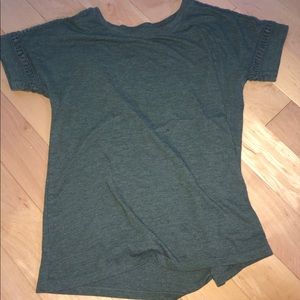 old navy green tee shirt